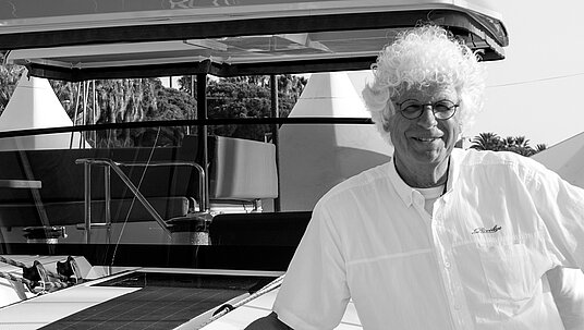 Privilège Dealer Chris Minee